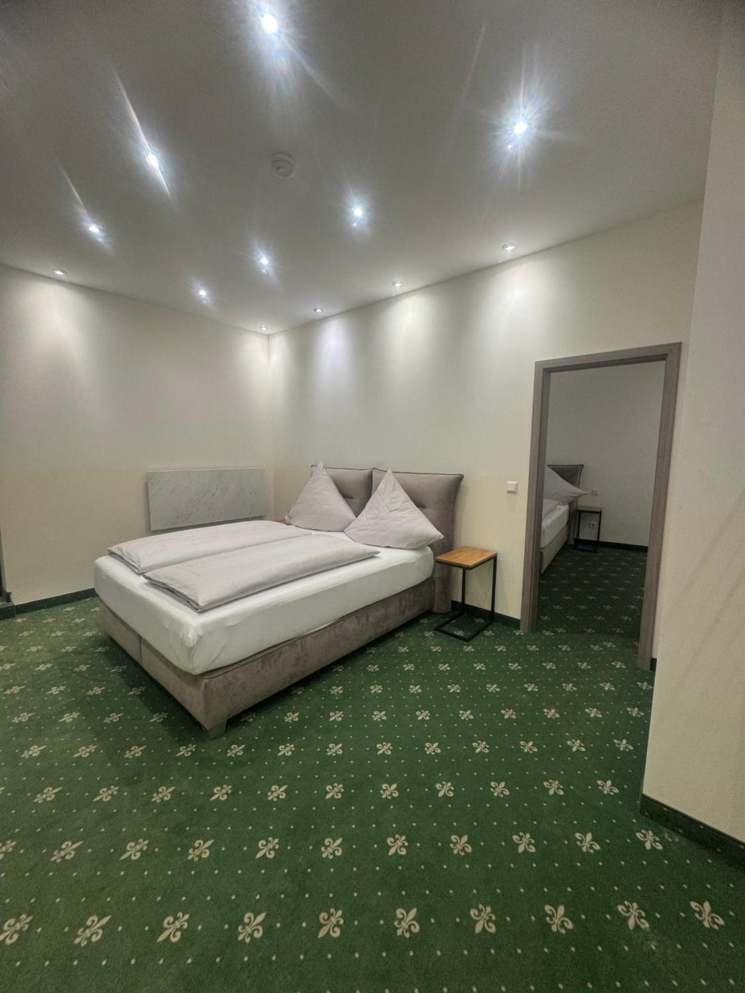 - Altstadt Apartment *